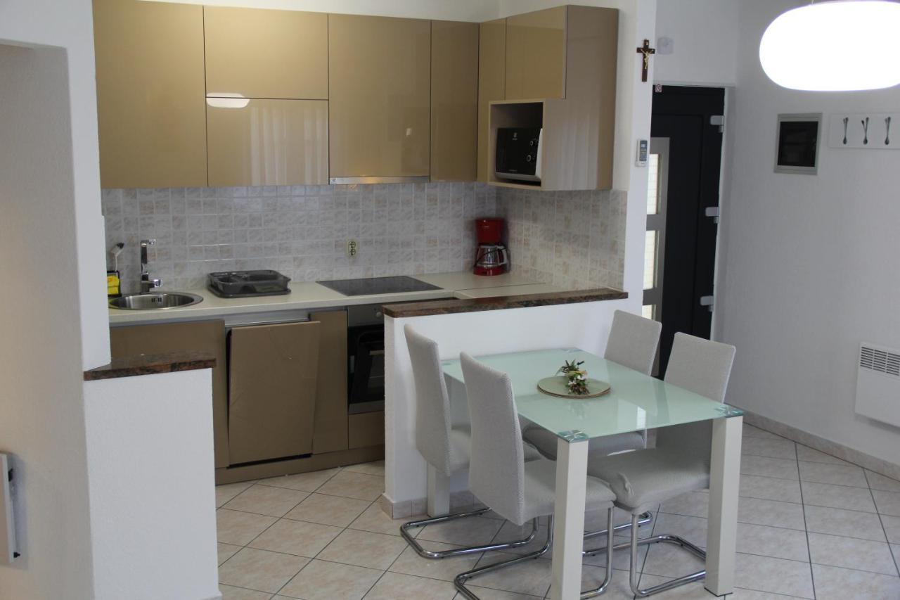 Apartment Zarko Врсар Екстер'єр фото