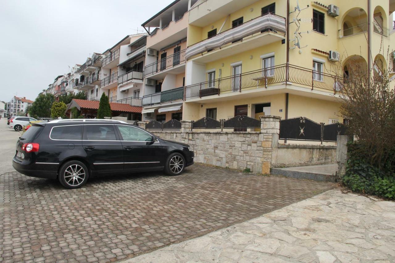 Apartment Zarko Врсар Екстер'єр фото